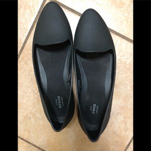 Black Size 8 CROC dress shoes.